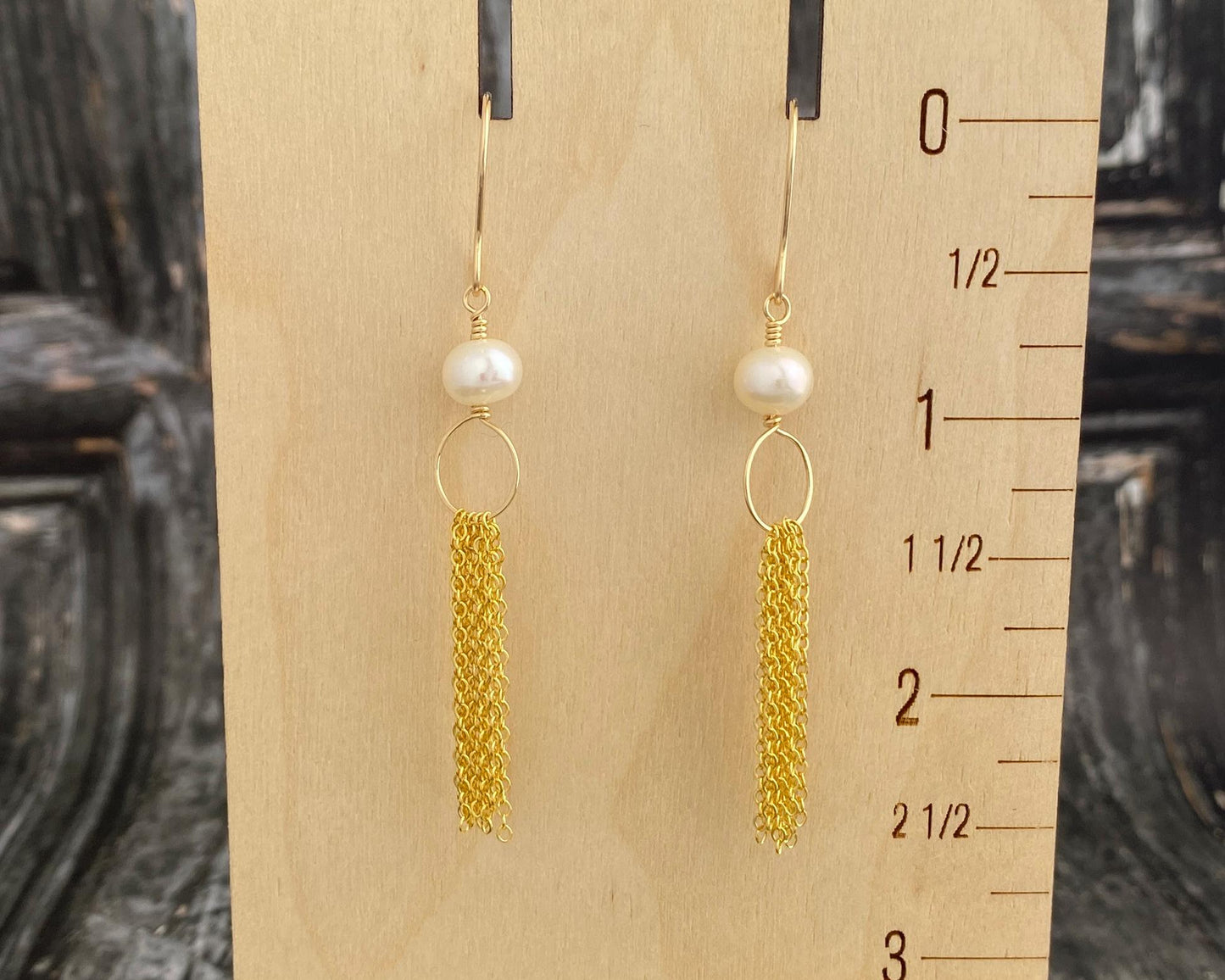 Pearl and gold chain fringe earrings