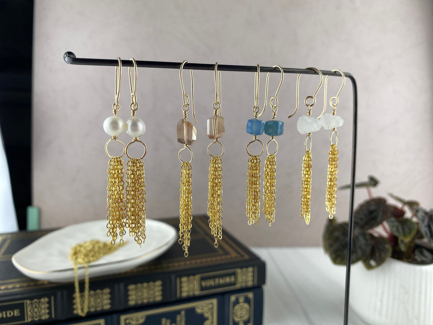 Pearl and gold chain fringe earrings