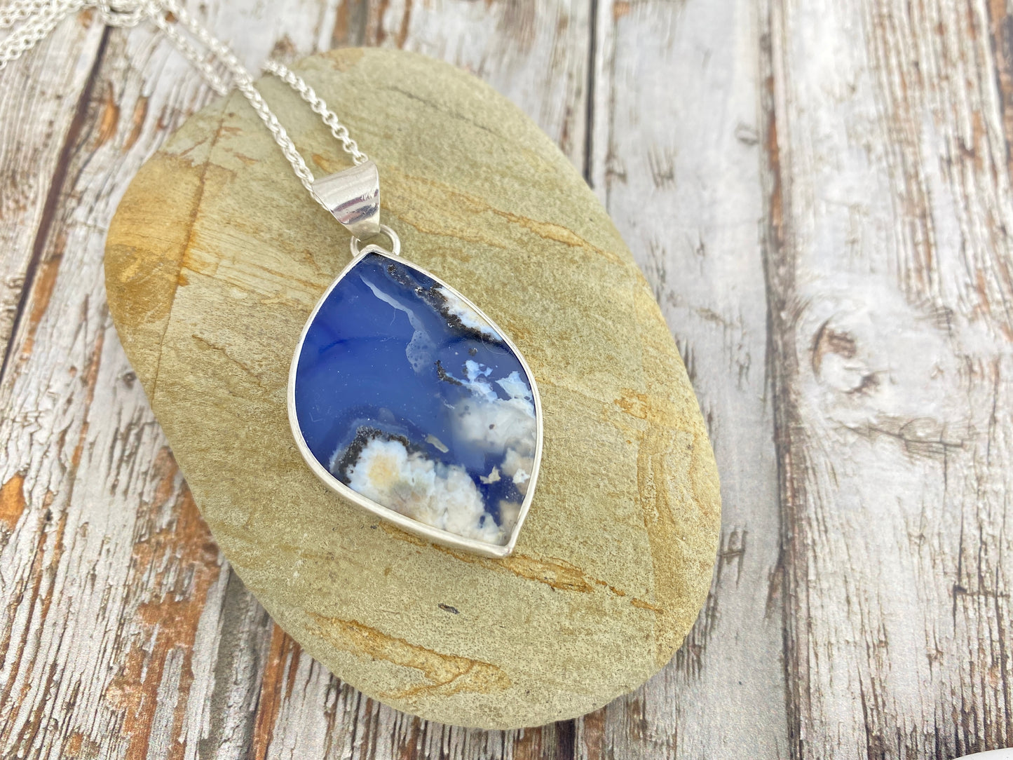 Agate and lapis lazuli doublet statement pendant