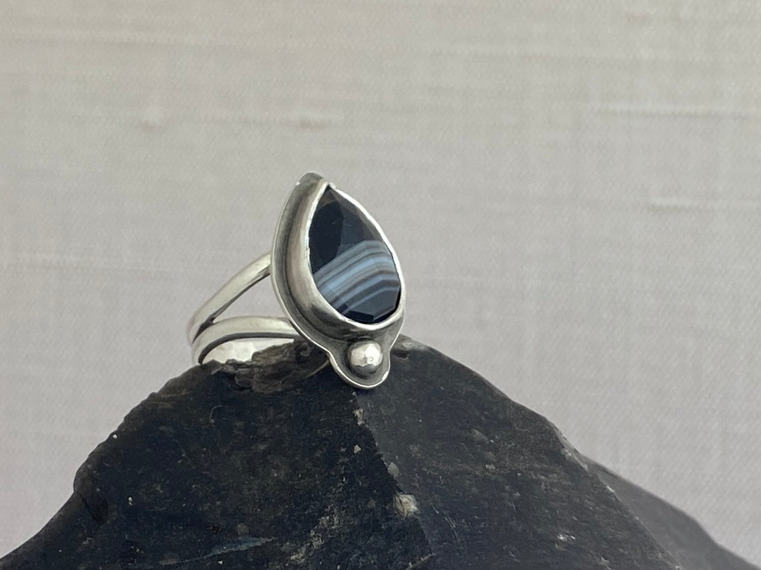Banded agate ring, size 7, sterling silver split shank band