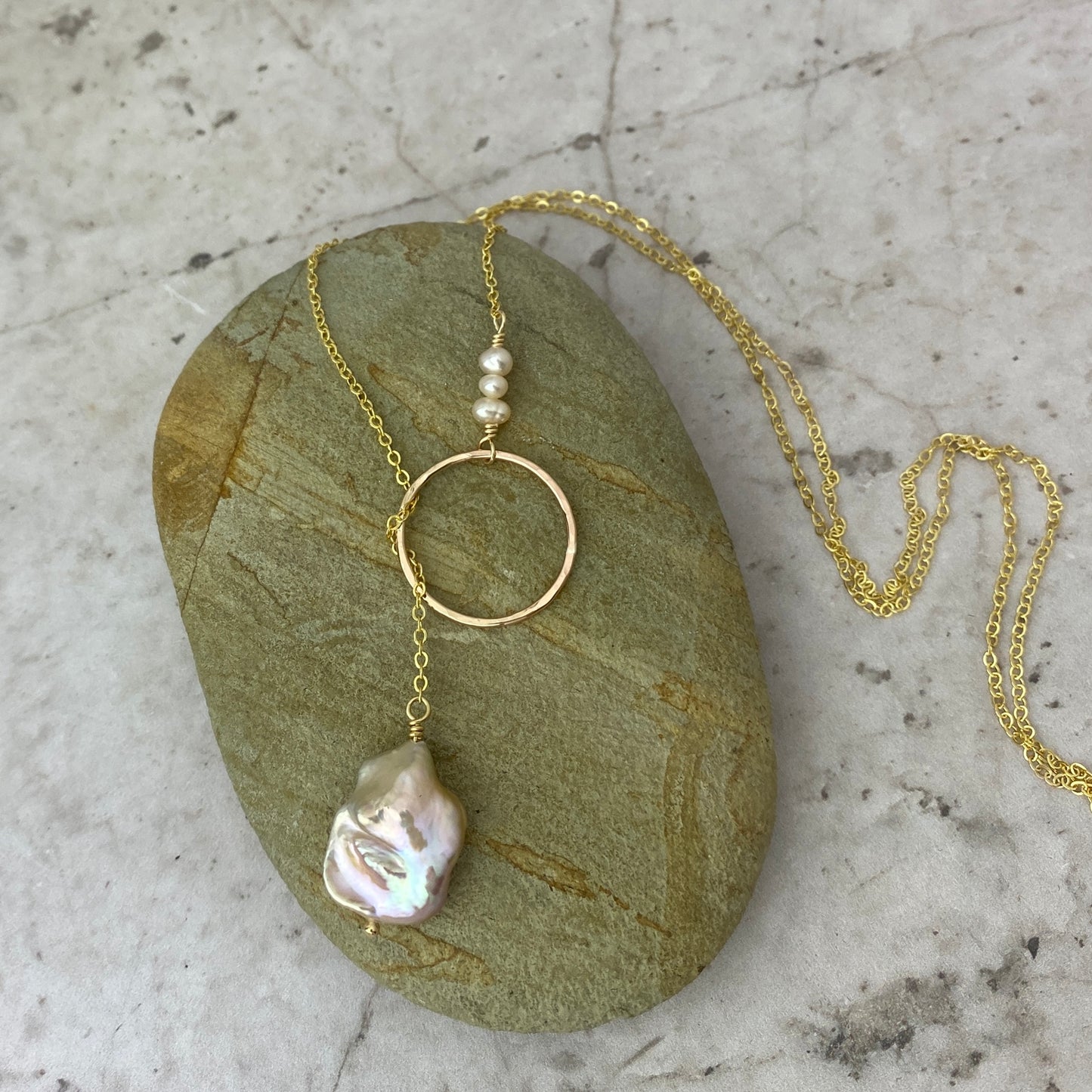 Blush Coastline Lariat — Gold and pink pearl necklace