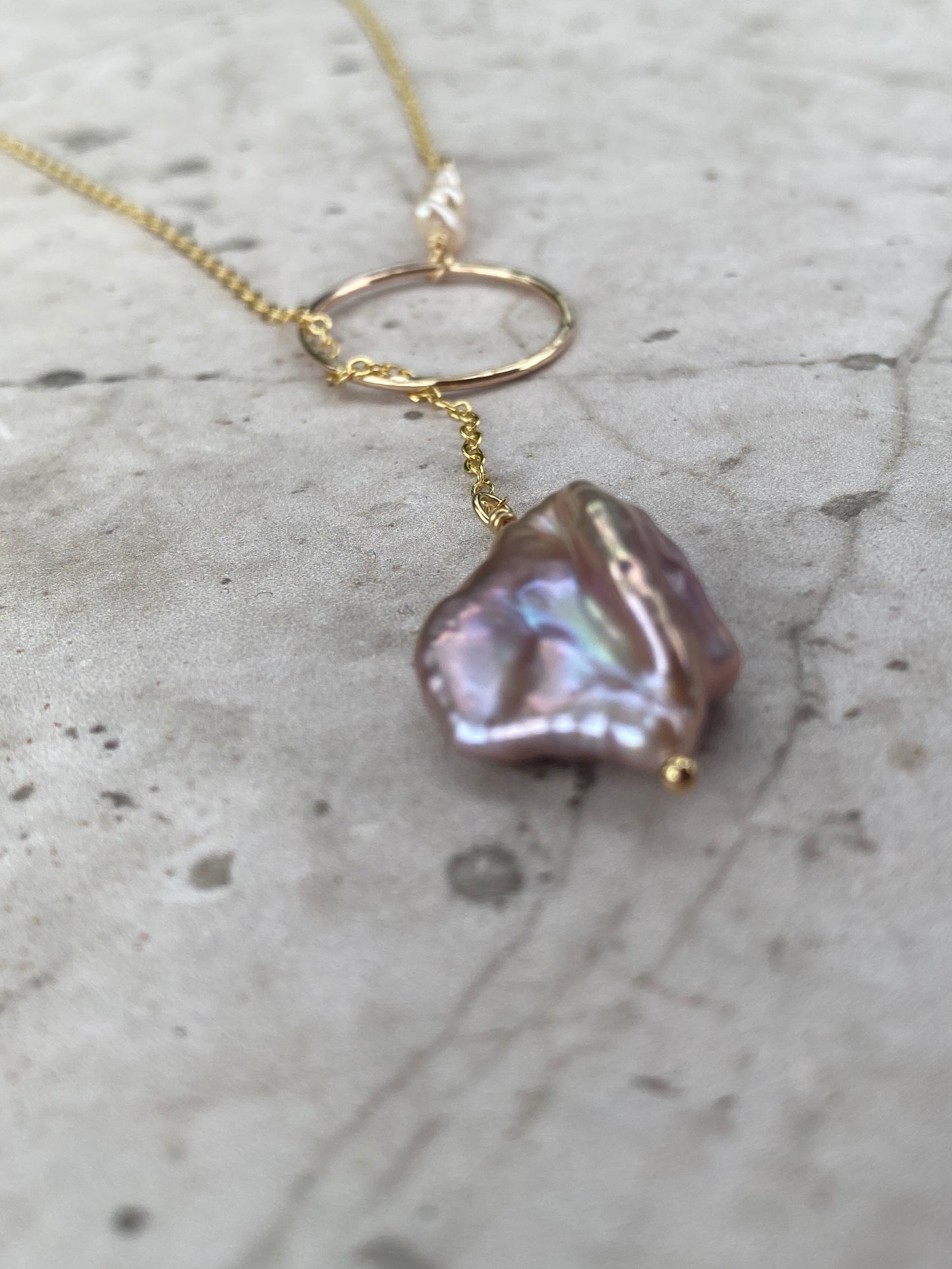 Blush Coastline Lariat — Gold and pink pearl necklace