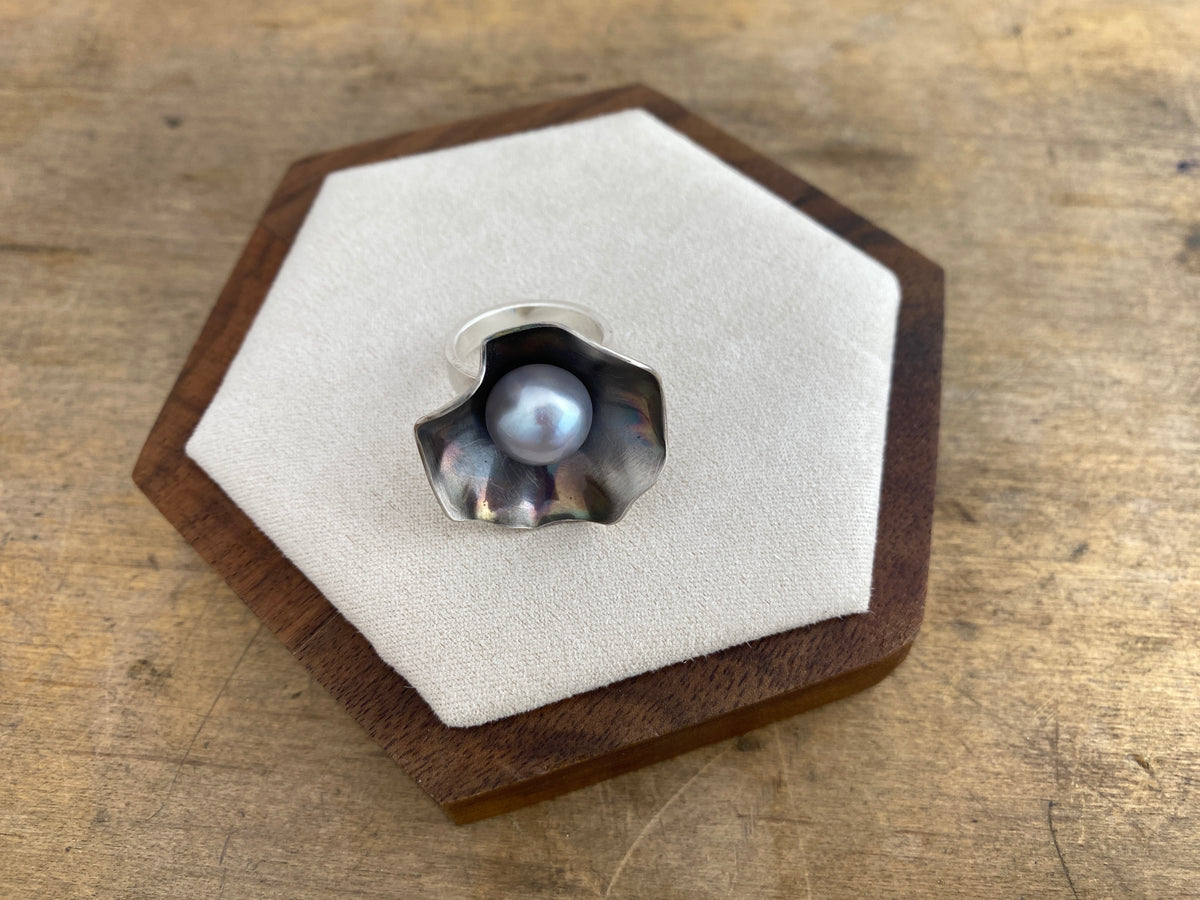 Anemone Ring — Silver Pearl