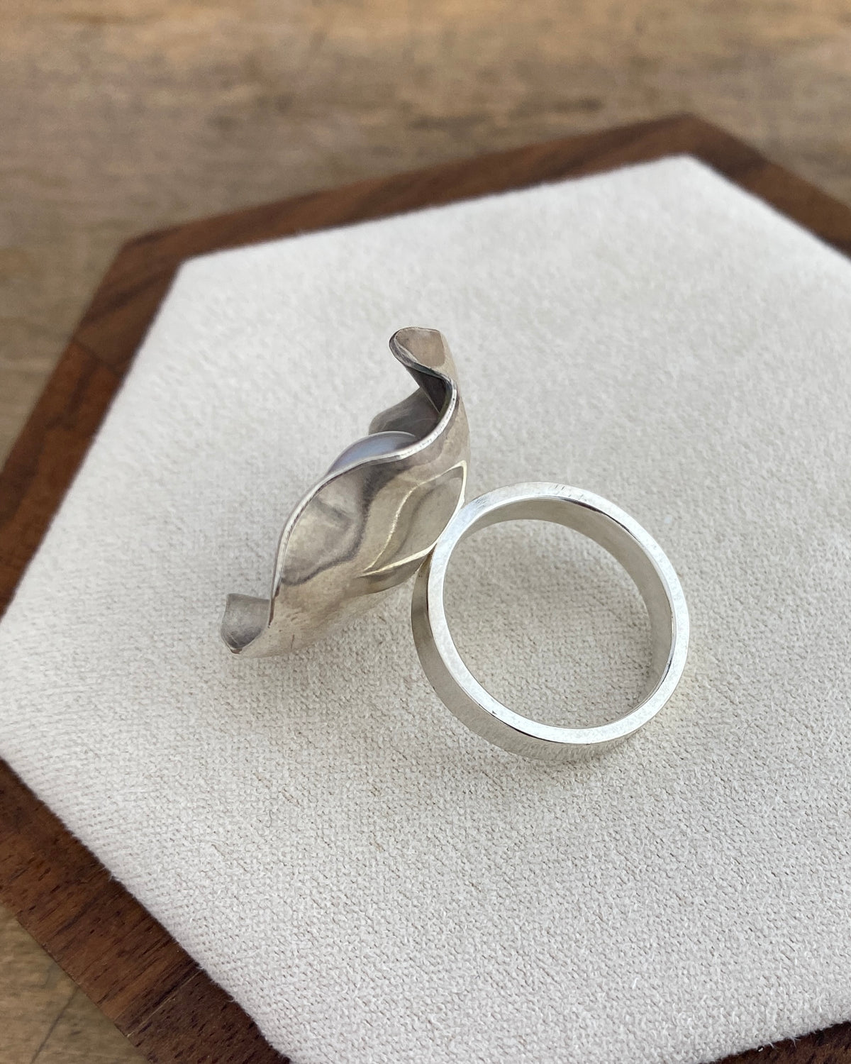 Anemone Ring — Silver Pearl