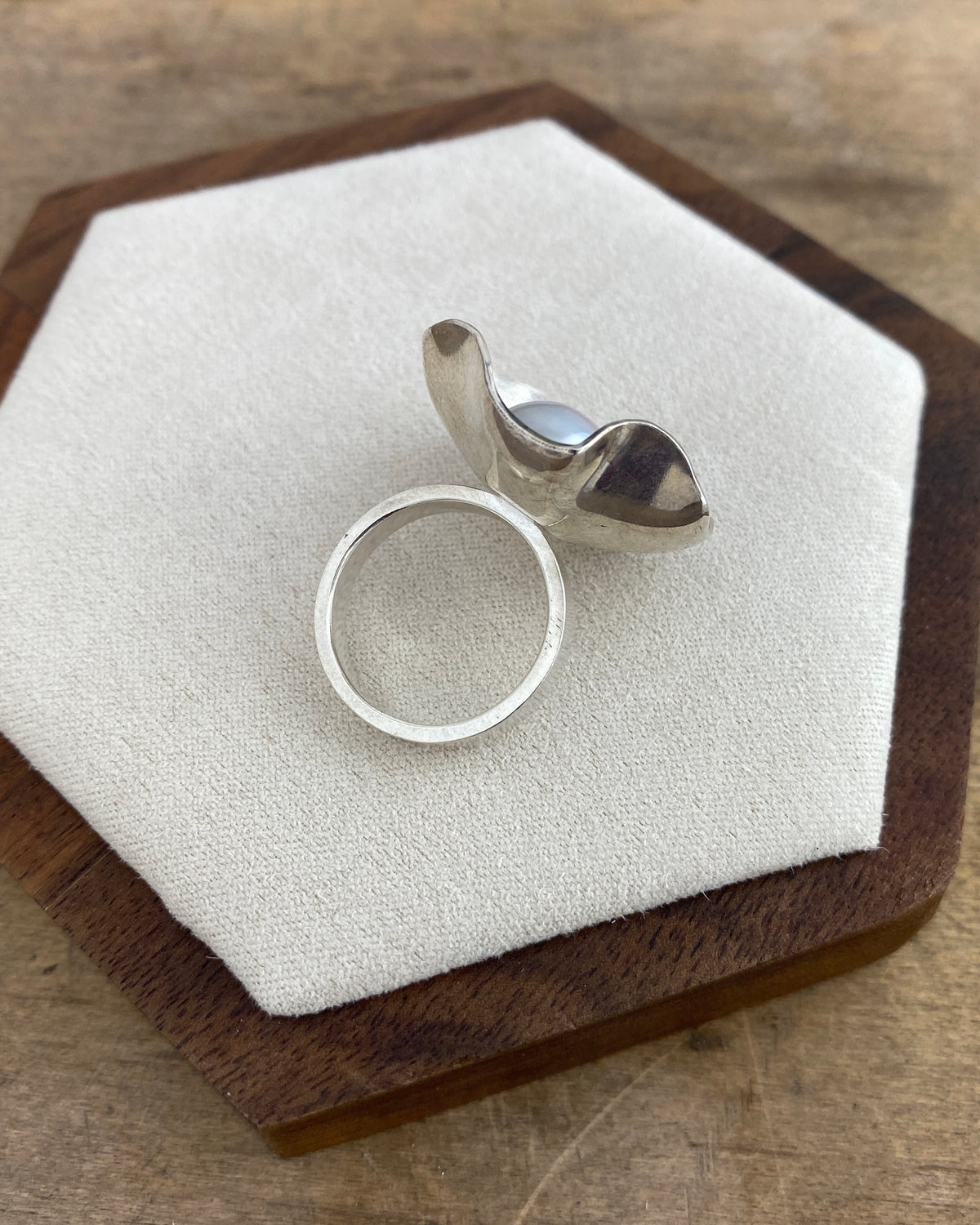 Anemone Ring — Silver Pearl
