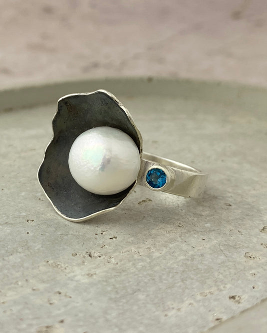 Anemone Ring — White Pearl & Blue Topaz